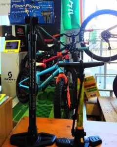 【アトム】ヨツバサイクル　空気入れ無し YOTSUBA CYCLE（ヨツバサイクル）YB82-6016 ドロヨケフェンダー